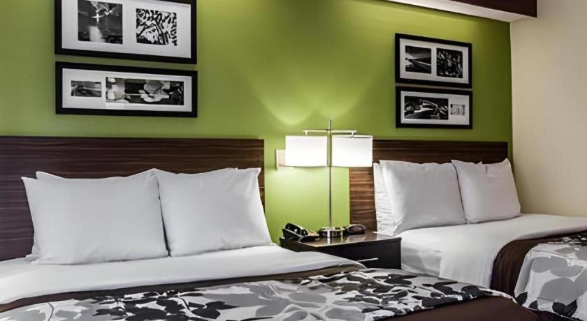 Hotel Sleep Airport - Billy Graham Parkway