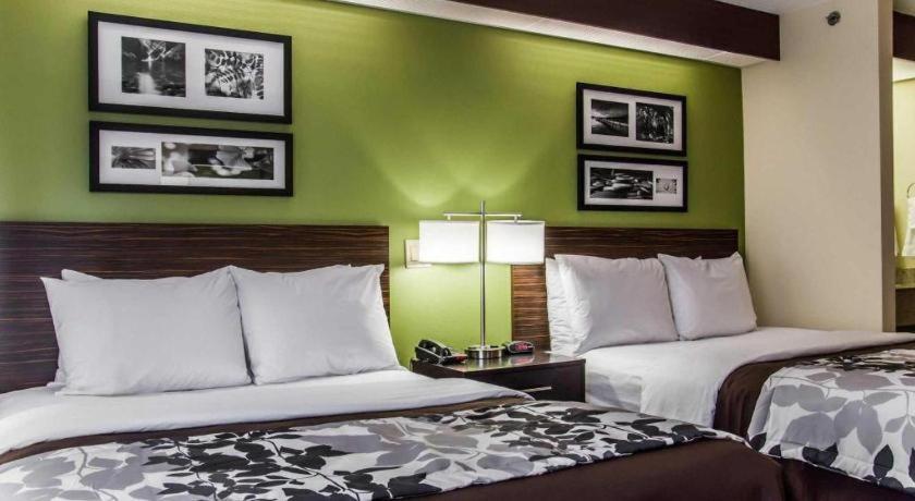 Sleep Airport - Billy Graham Parkway Hotel 2*