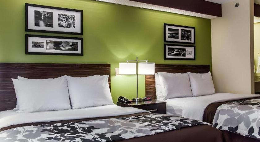 Hotel Sleep Airport - Billy Graham Parkway